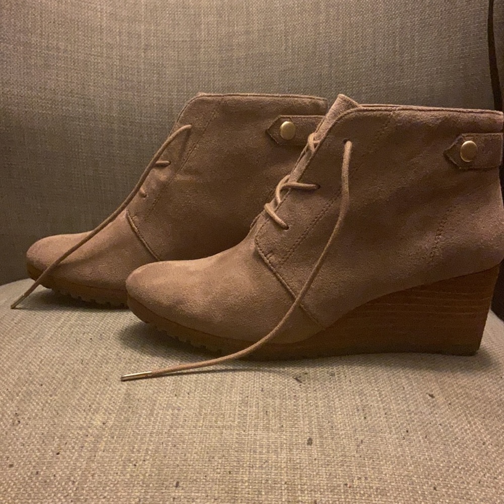 Dr. Sholl’s Shoes Women’s Conquer Ankle Boot - Picture 2 of 3